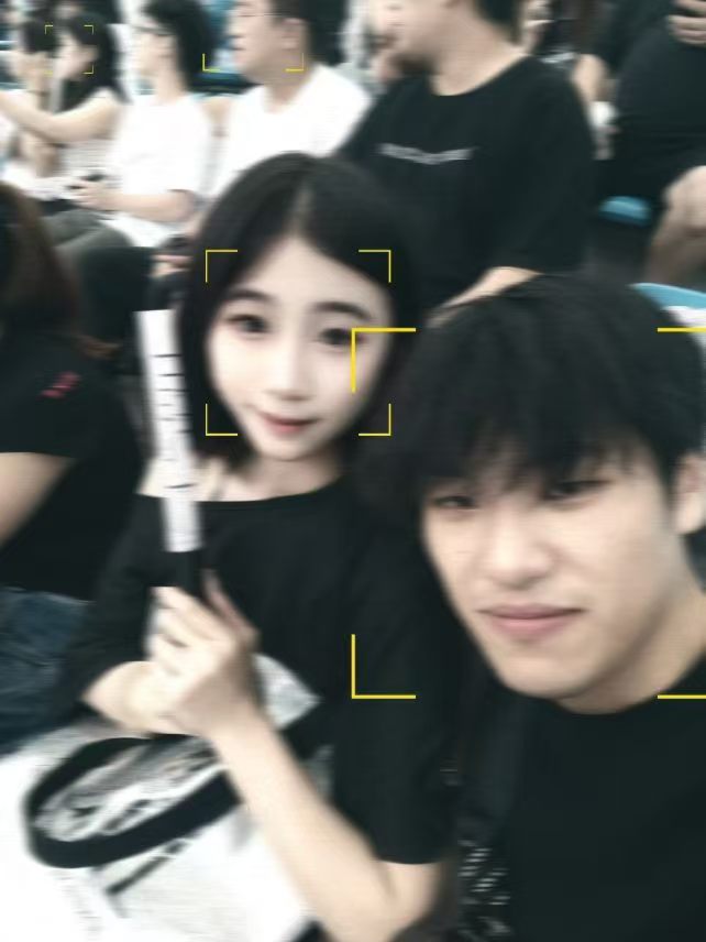 和涵涵第一次看演唱会~